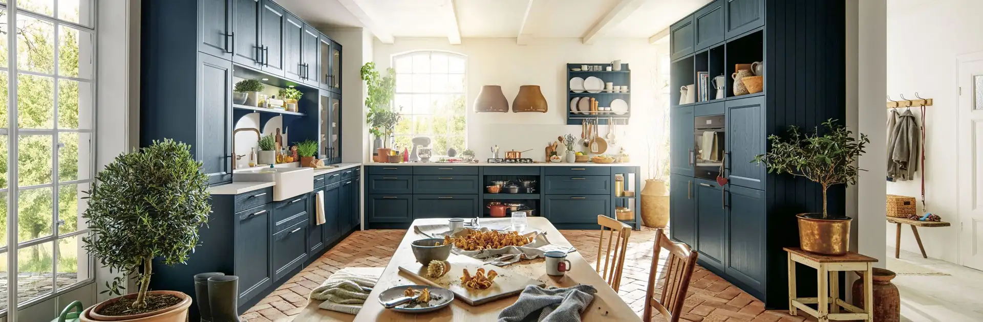 Küchen im Landhausstil <br> Natürlicher Charme für Ihr Zuhause Küchen im Landhausstil in Allersberg beim Küchenstudio Vinopal